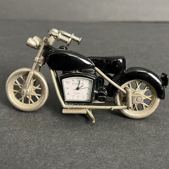 Daniel David Motorcycle Desk Clock - Picture 4 of 10